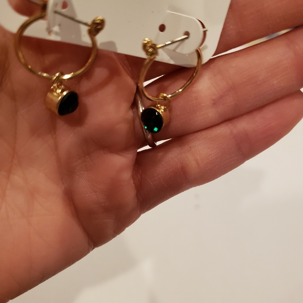 NWT Huggie earrings -green-